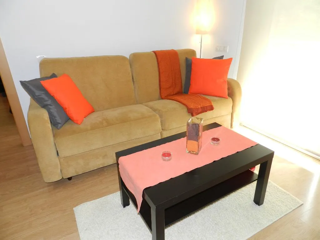 APARTMENT CAPACITY 4 Room, Travessera Parc Guell Apartamentos, Barcelona