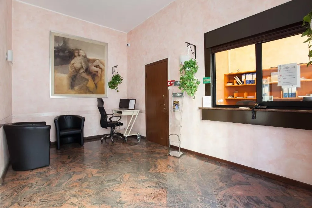 Lobby, Residence Lepontina, Milan