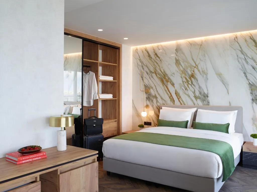 SUITE DELUXE CITY VIEW KING BED Room, The Port Square Hotel, Athens