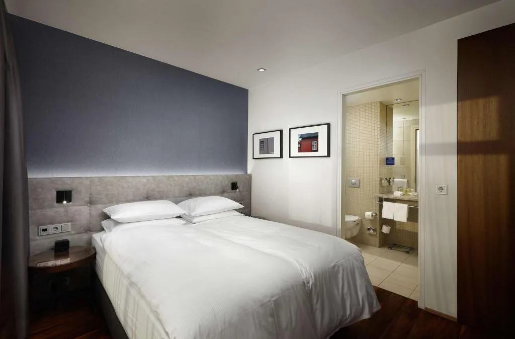 DOUBLE EXECUTIVE KING BED Room, Hilton Reykjavik Nordica, Reykjavik