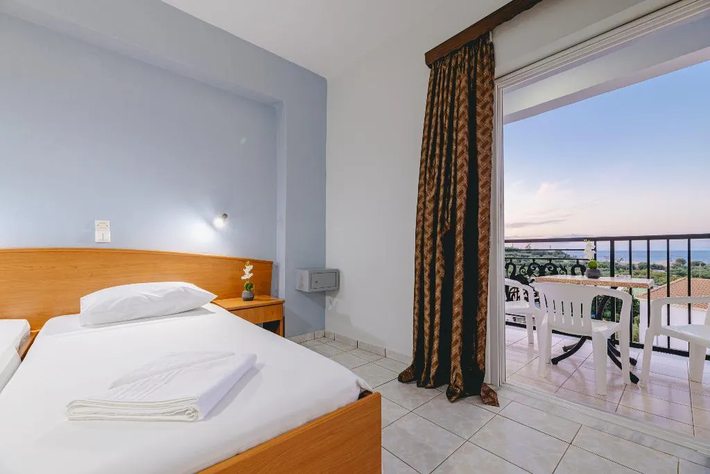 TRIPLE STANDARD Room, Christina Apartments, Zante