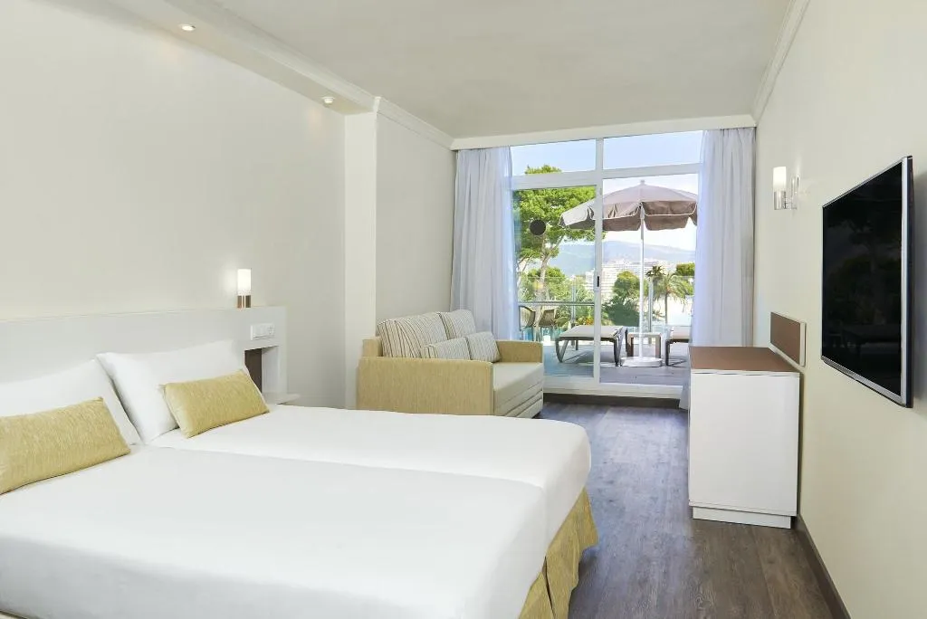 Room, Sol Barbados, Majorca