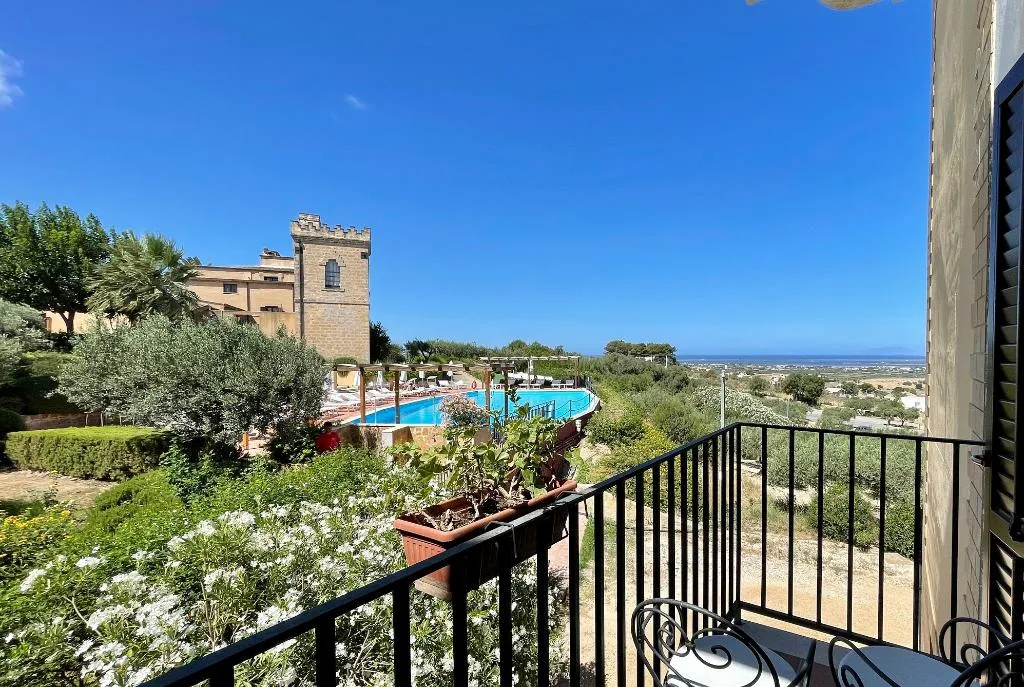JUNIOR SUITE POOL VIEW Room, Baglio Oneto dei Principi di San Lorenzo, Palermo
