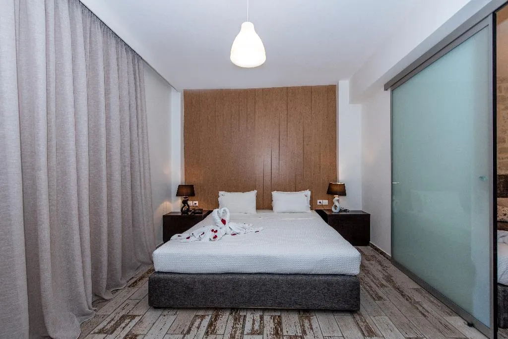 SUITE WITH PRIVATE POOL Room, RG Village Crete, Crete