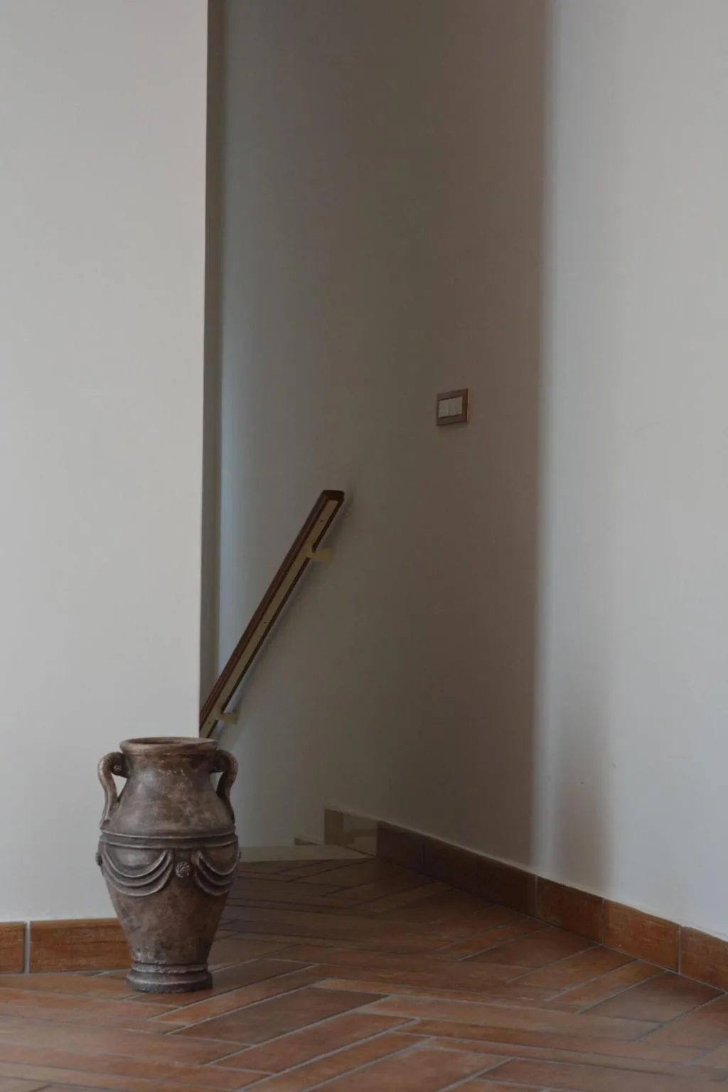 Lobby, Home To Fly, Naples