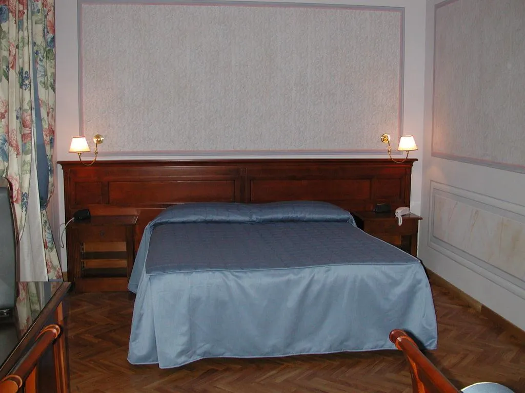 DOUBLE SUPERIOR Room, Villa Aurora, Florence