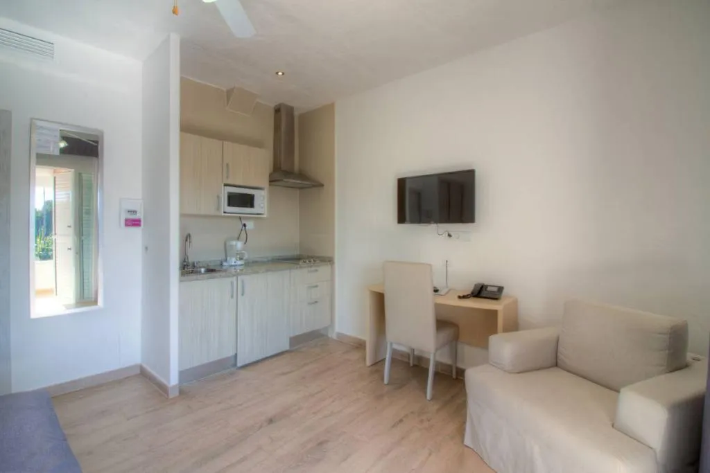 BUNGALOW SUPERIOR Room, Complejo Lago Playa, Ibiza