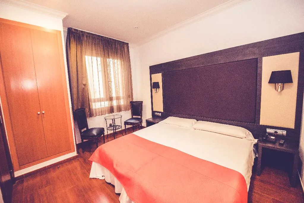 DOUBLE STANDARD Room, Hostal Sol Los Angeles, Madrid