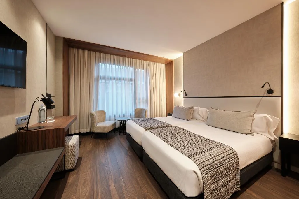Double or Twin WITH VIEWS Room, Catalonia Barcelona Plaza, Barcelona