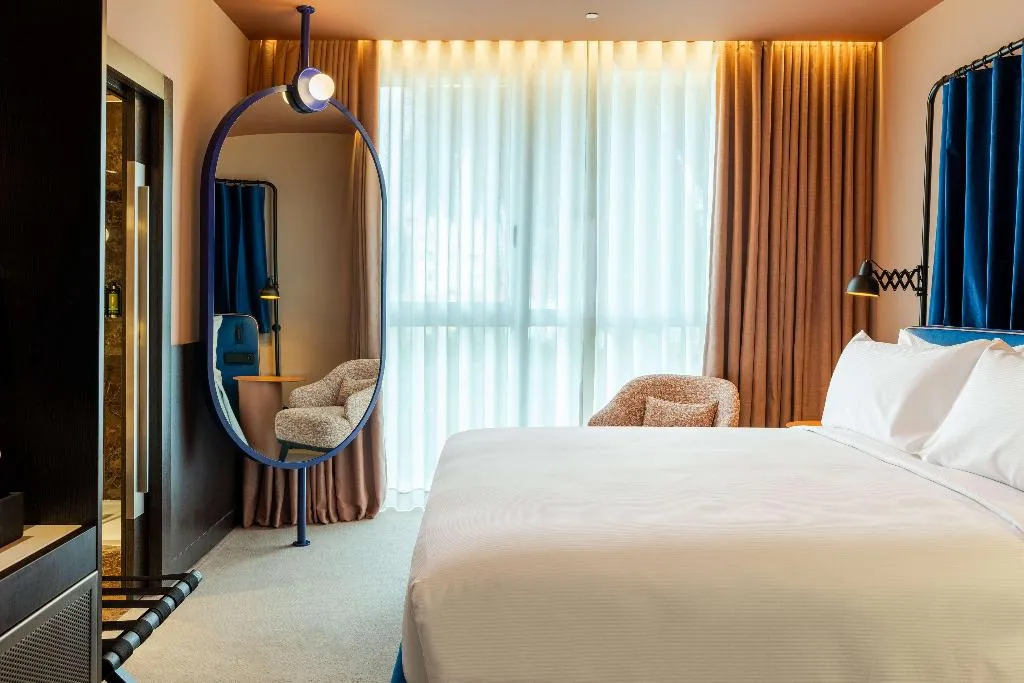 Double or Twin GUEST ROOM KING BED Room, Cenica Porto Hotel, Curio Collection By Hilton, Porto
