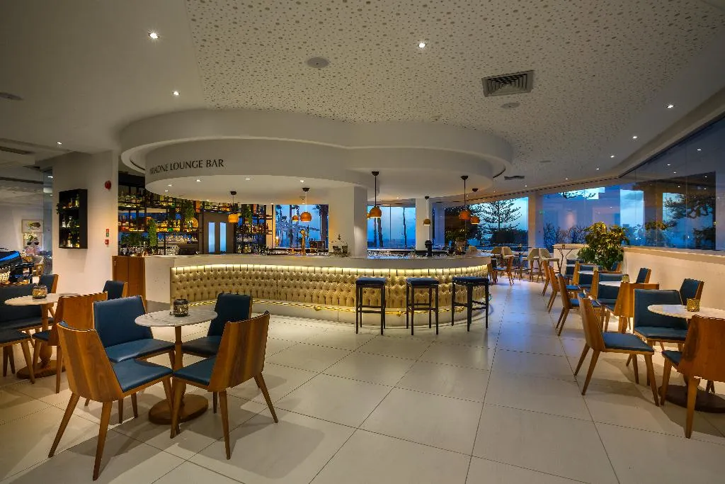 Bar, Leonardo Plaza Cypria Maris Beach Hotel & Spa, Cyprus