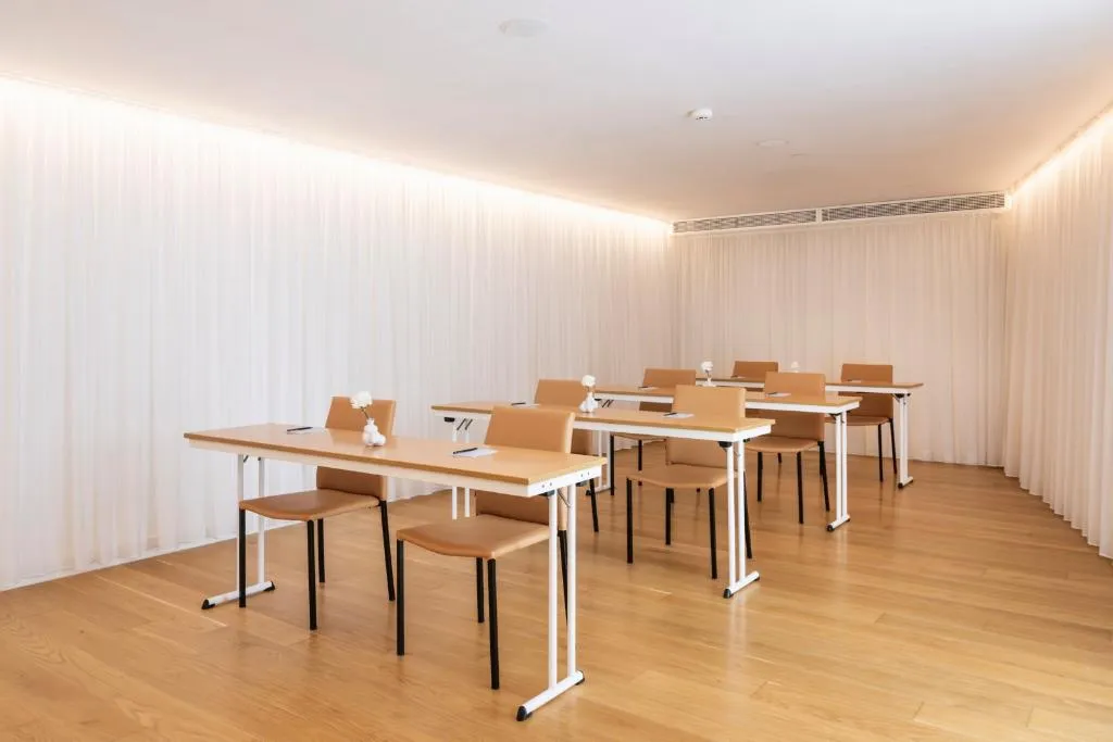 Conferences, The Donna Portals, Majorca