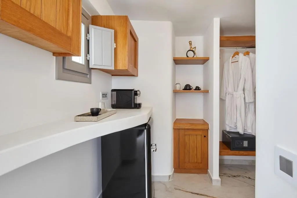 Room, Allure Breeze Suites, Santorini