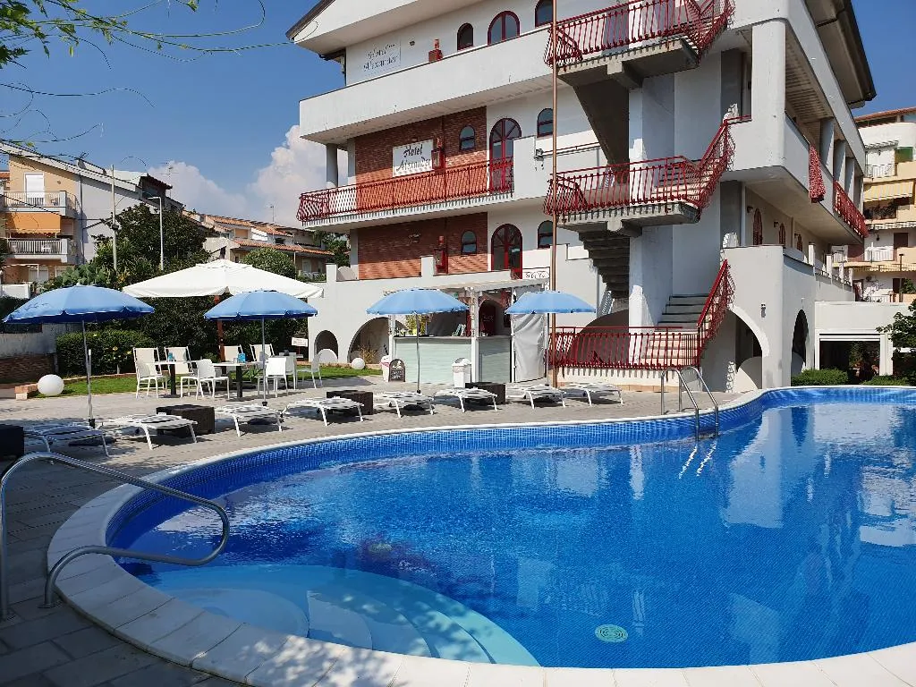 Pool, Hotel Alexander, Catania