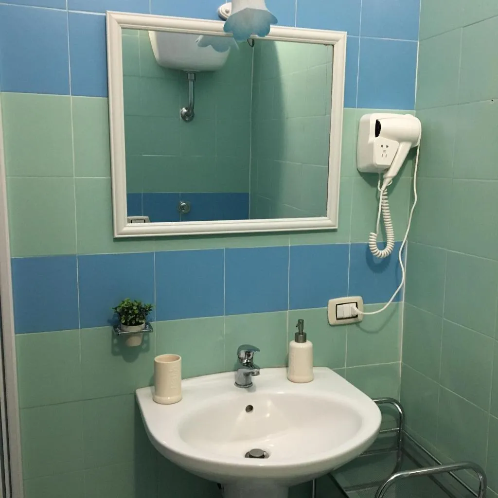 SINGLE STANDARD Room, Pompei Boutique Inn, Naples
