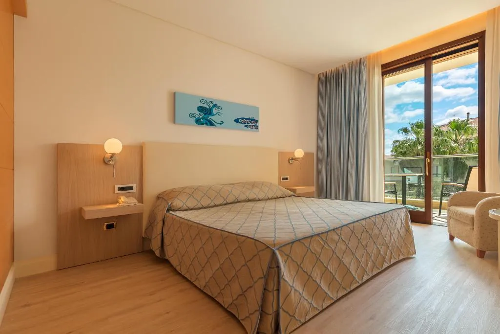 Double or Twin GARDEN VIEW WITH BALCONY Room, Smy Carlos V Wellness and Spa Alghero, Alghero