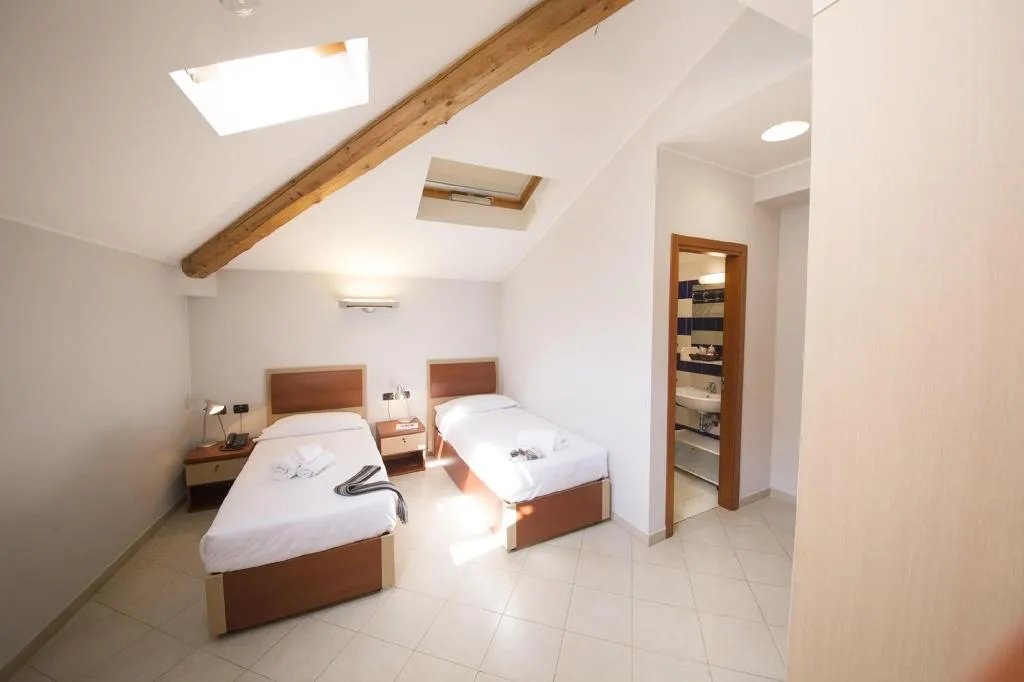 Room, Camplus Guest Catania, Catania