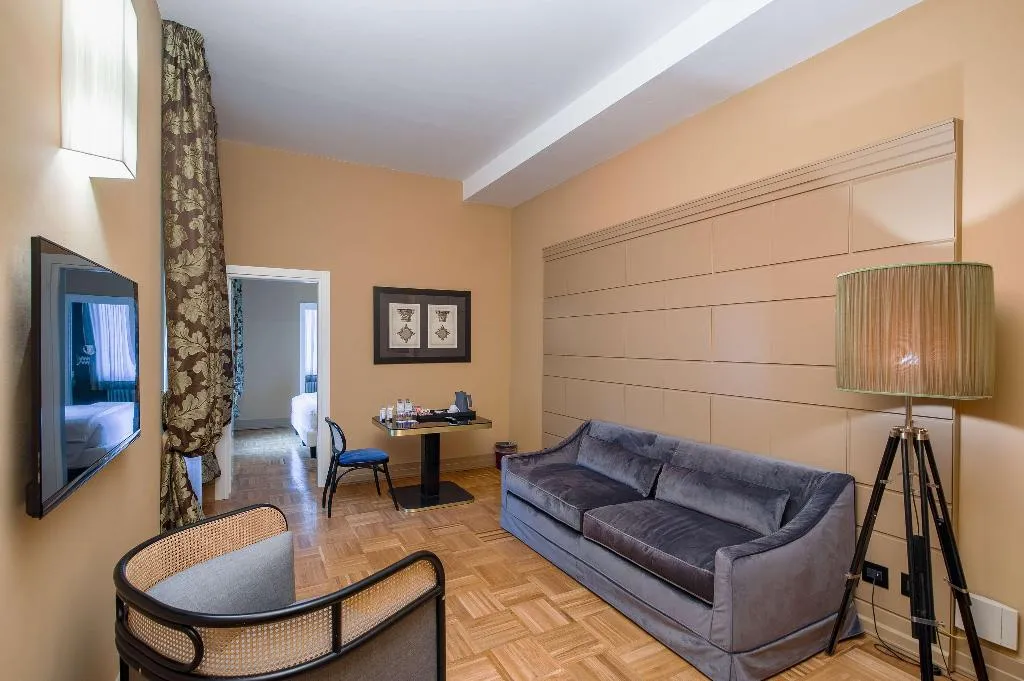 Room, Hotel Number Nine, Florence