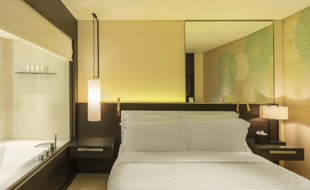 DOUBLE DELUXE KING BED Room, Le Royal Meridien Beach Resort and Spa, Dubai