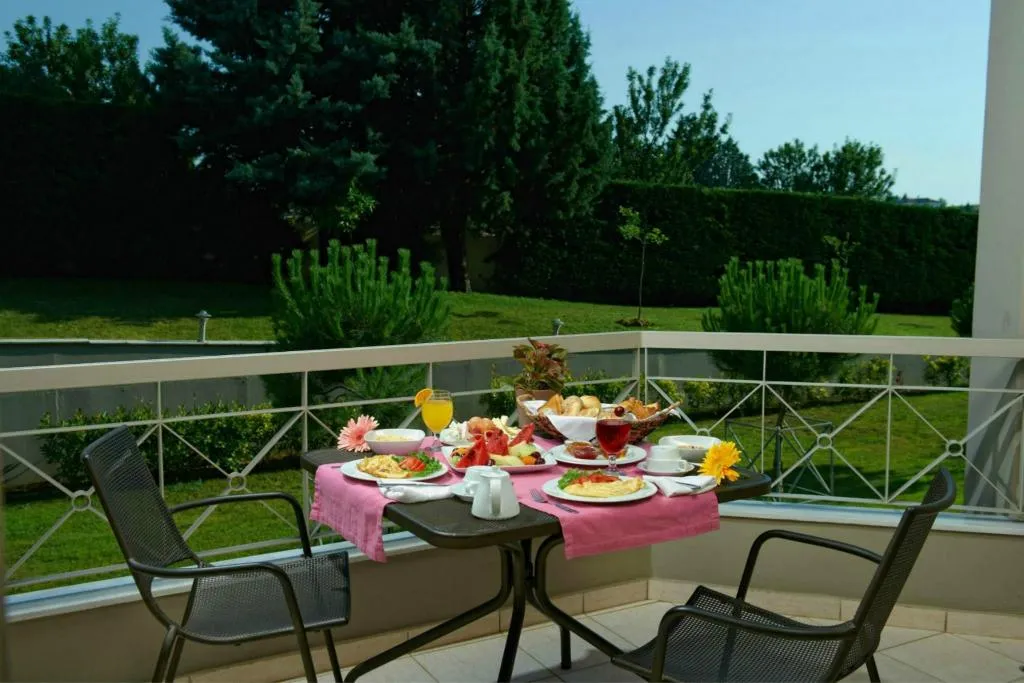 TRIPLE STANDARD Room, Royal Hotel Thessaloniki, Halkidiki