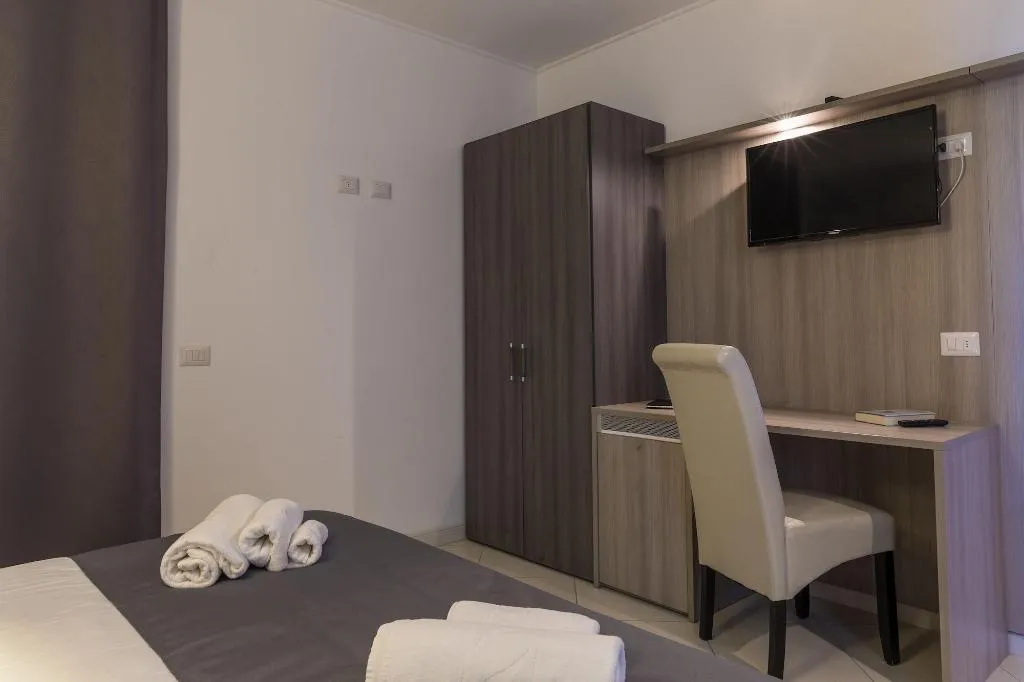 Room, La Piazzetta Guest House, Olbia