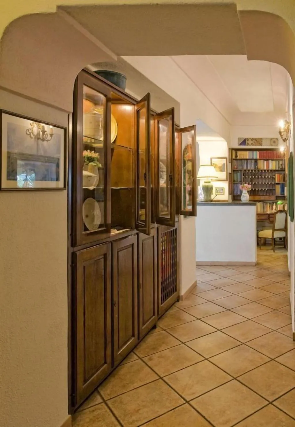 Lobby, Villa Maria, Naples