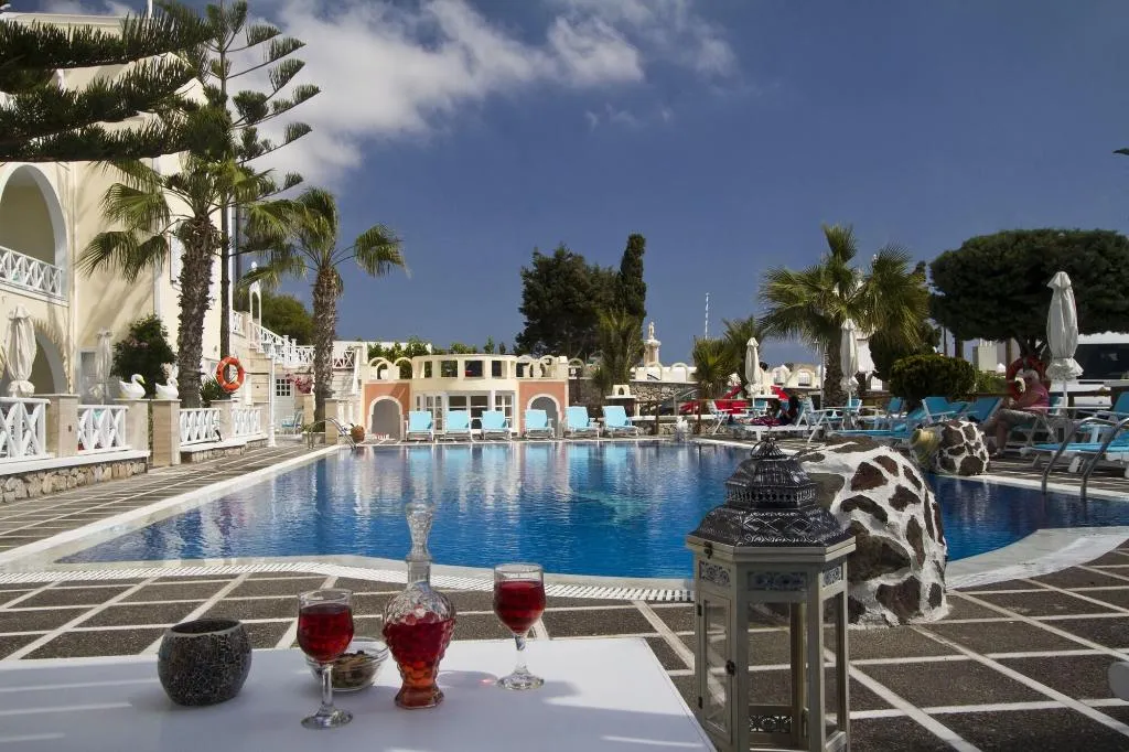 Sports and Entertainment, Golden Star, Santorini