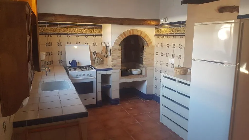 Room, Benali, Valencia