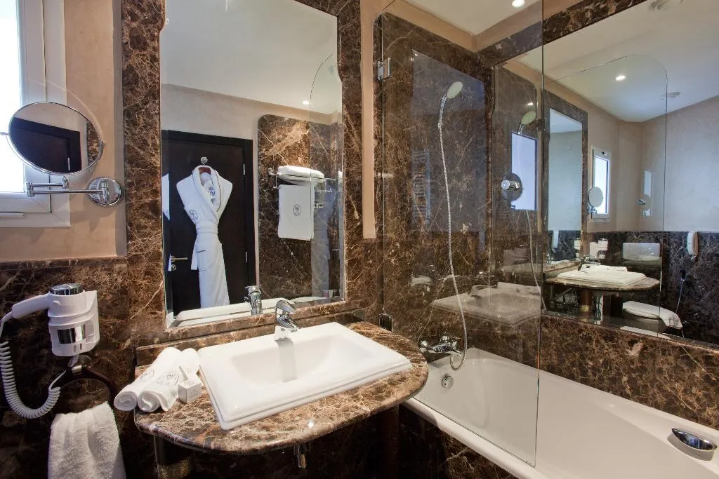 SUITE KING SIZE BED Room, Art Palace Suites & Spa, Casablanca