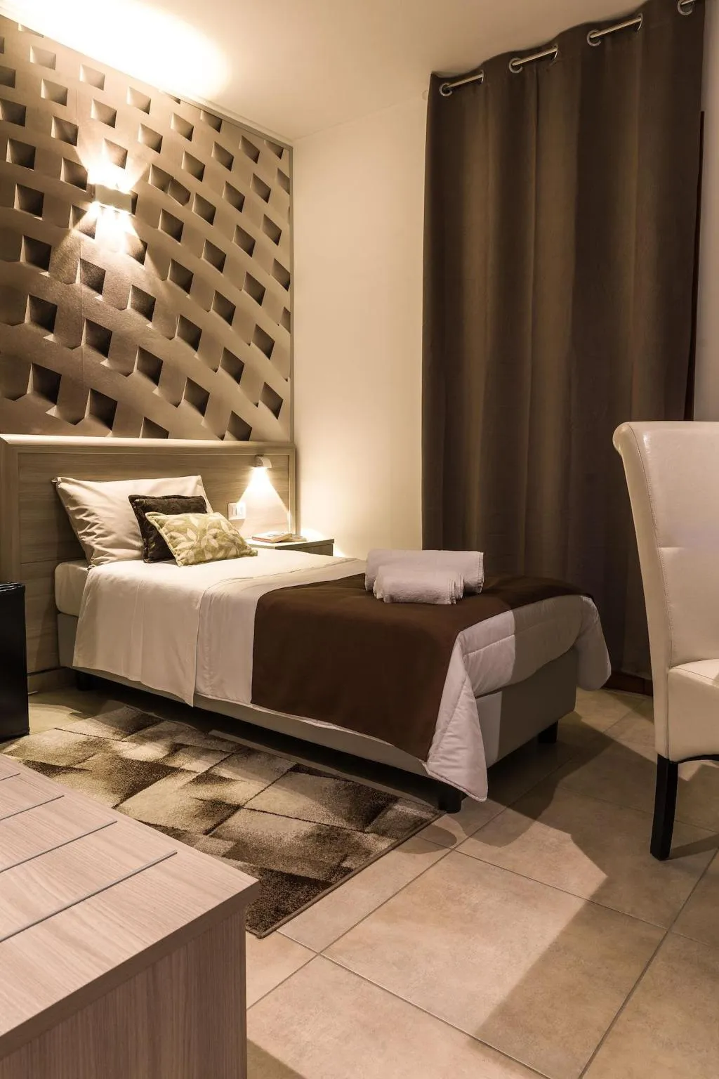 Room, La Piazzetta Guest House, Olbia