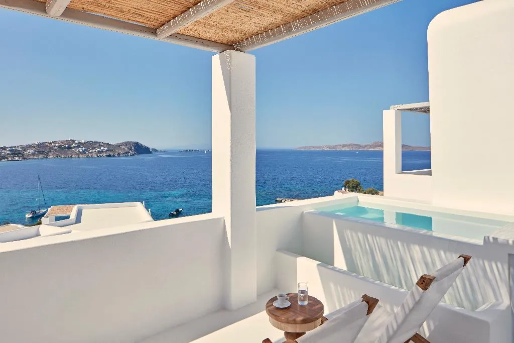 JUNIOR SUITE WITH JACUZZI Room, Katikies Mykonos - The Leading Hotels Of The World, Mykonos