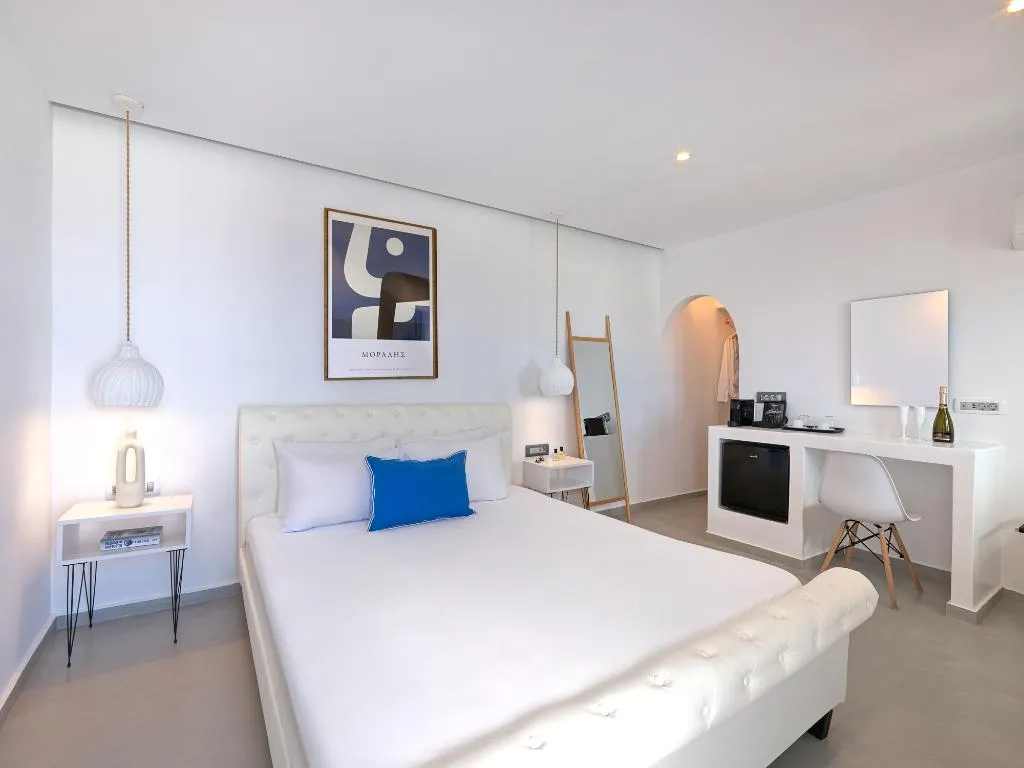 SUITE Accessible Room, Tatakis Design Hotel, Fira, Santorini