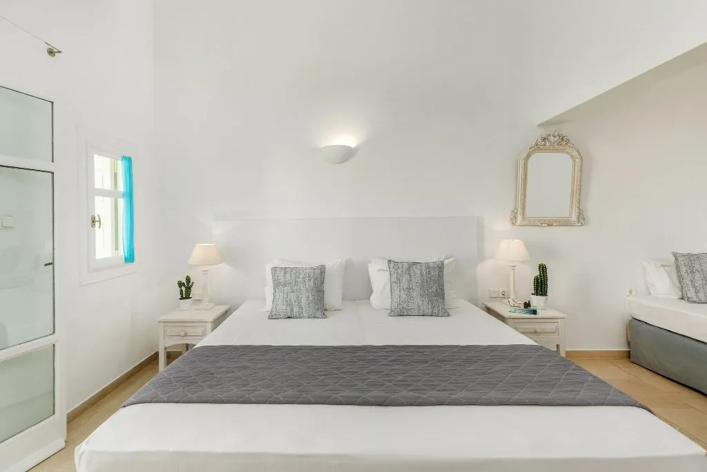 TWIN SUPERIOR POOL VIEW Room, Corfos Hotel, Mykonos