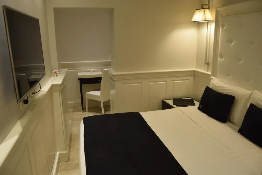 DOUBLE ECONOMY Room, Tito, Rome