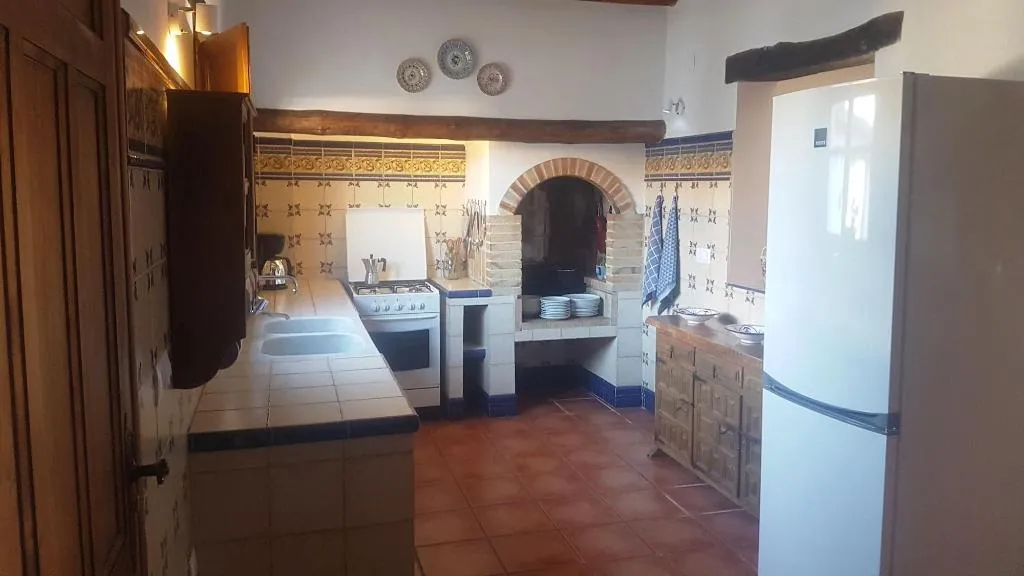 Room, Benali, Valencia