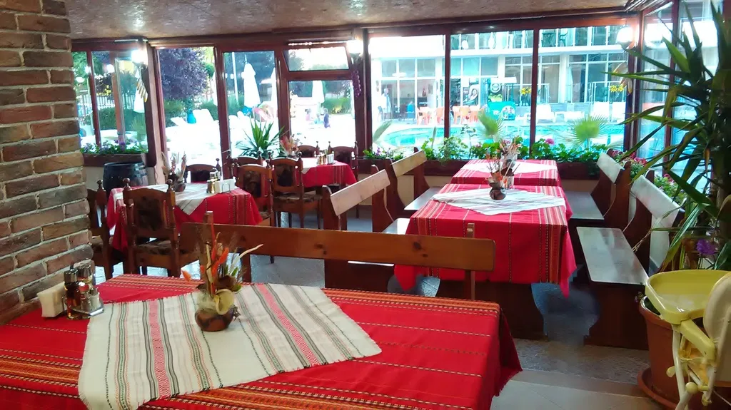 Restaurant, Sunny Holiday Aparthotel, Bourgas