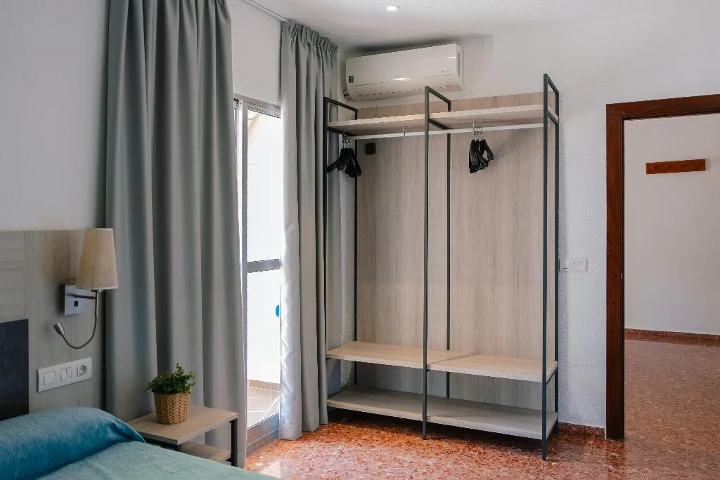 TRIPLE STANDARD Room, Port Europa, Costa Blanca