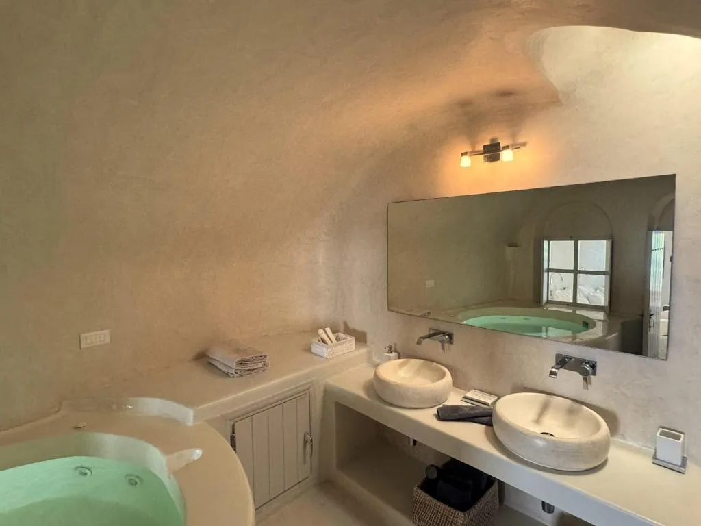 Room, Kapari Natural Resort - member of Unique Lodges Na, Santorini