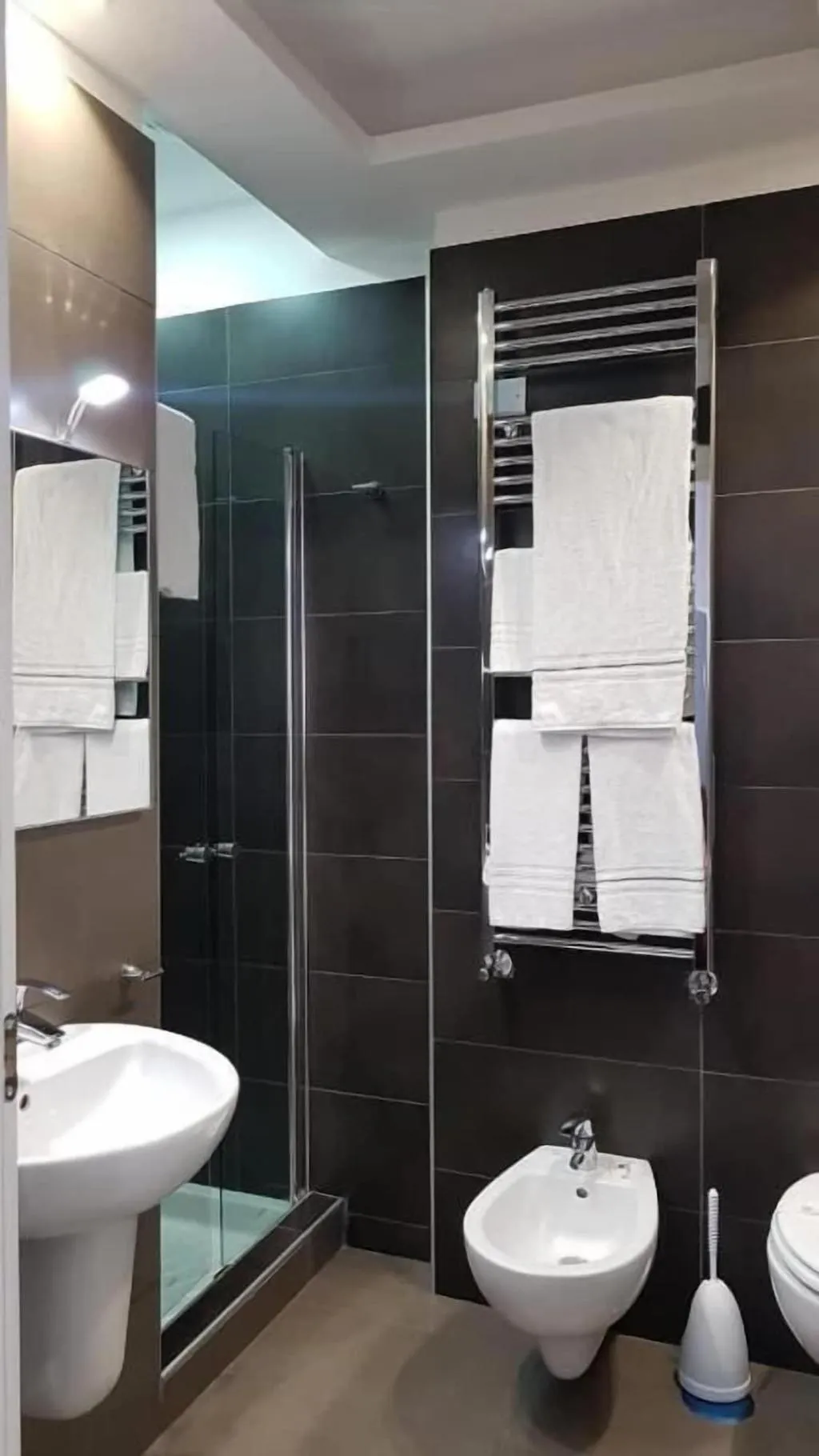 Room, Hotel Mediterraneo, Naples