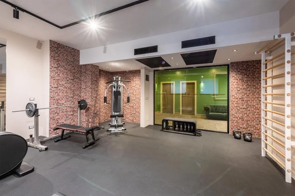 Sports and Entertainment, Neo Hotel, Milan