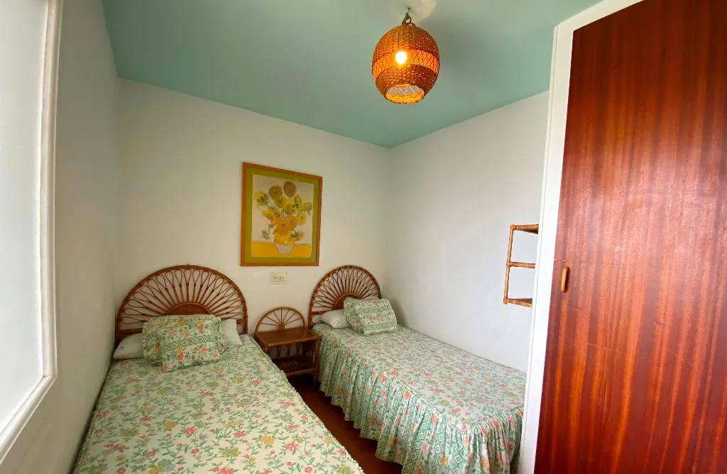 Room, Hesperia, Costa Dorada