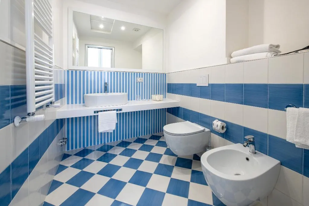 SUITE QUEEN SIZE BED Room, Hotel Nice, Naples