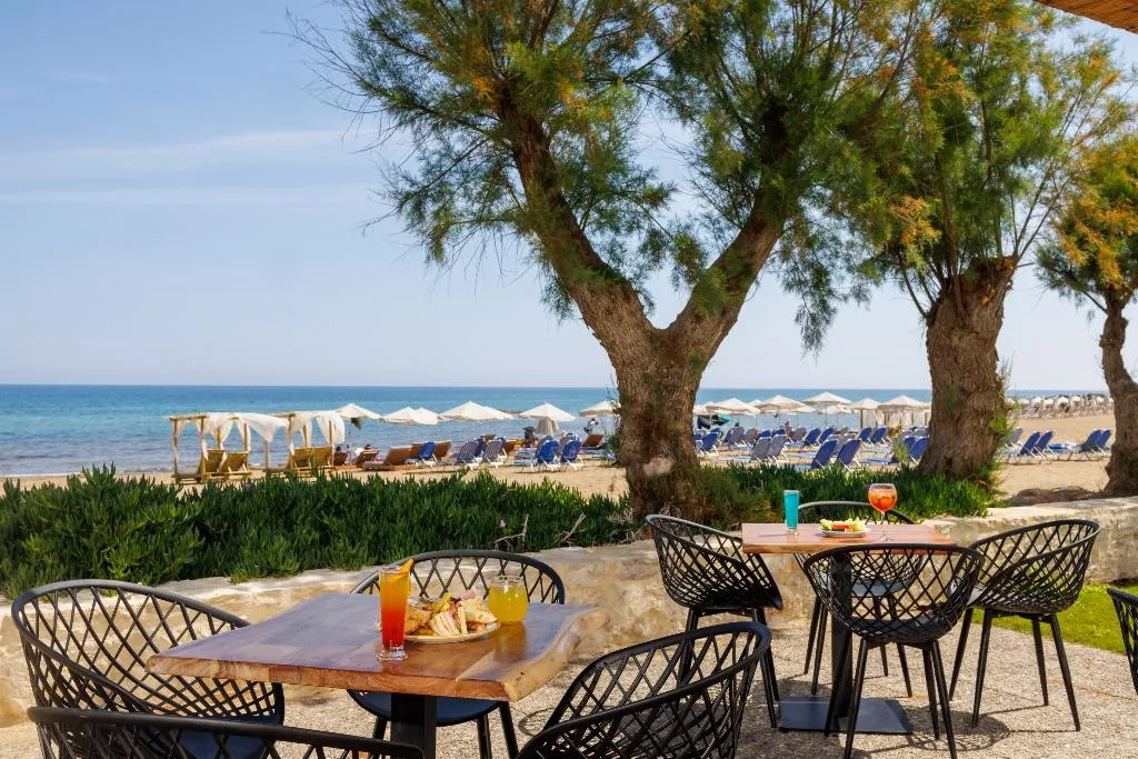 Bar, Malia Bay Beach Hotel & Bungalows, Crete