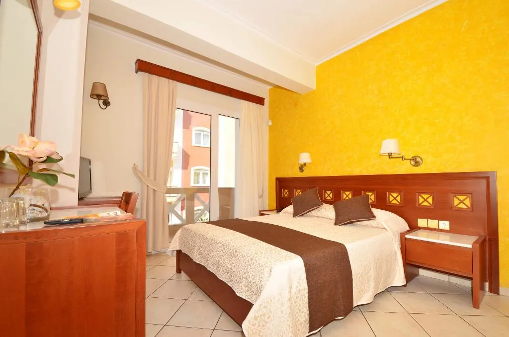 FAMILY ROOM STANDARD Room, Evilion, Thessaloniki