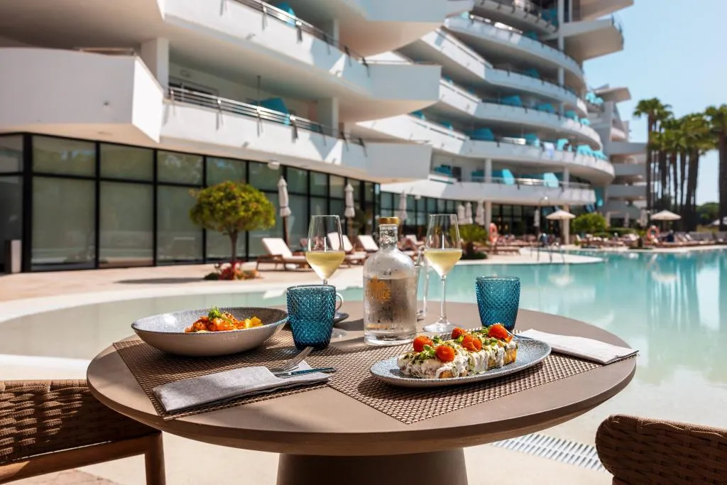 Pool, Senator Banus, Costa Del Sol