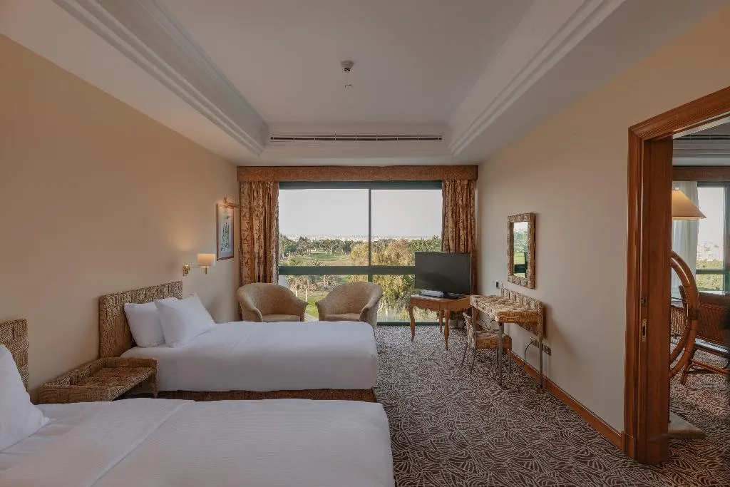 SUITE KING SIZE BED Room, Hilton Pyramids Golf, Cairo
