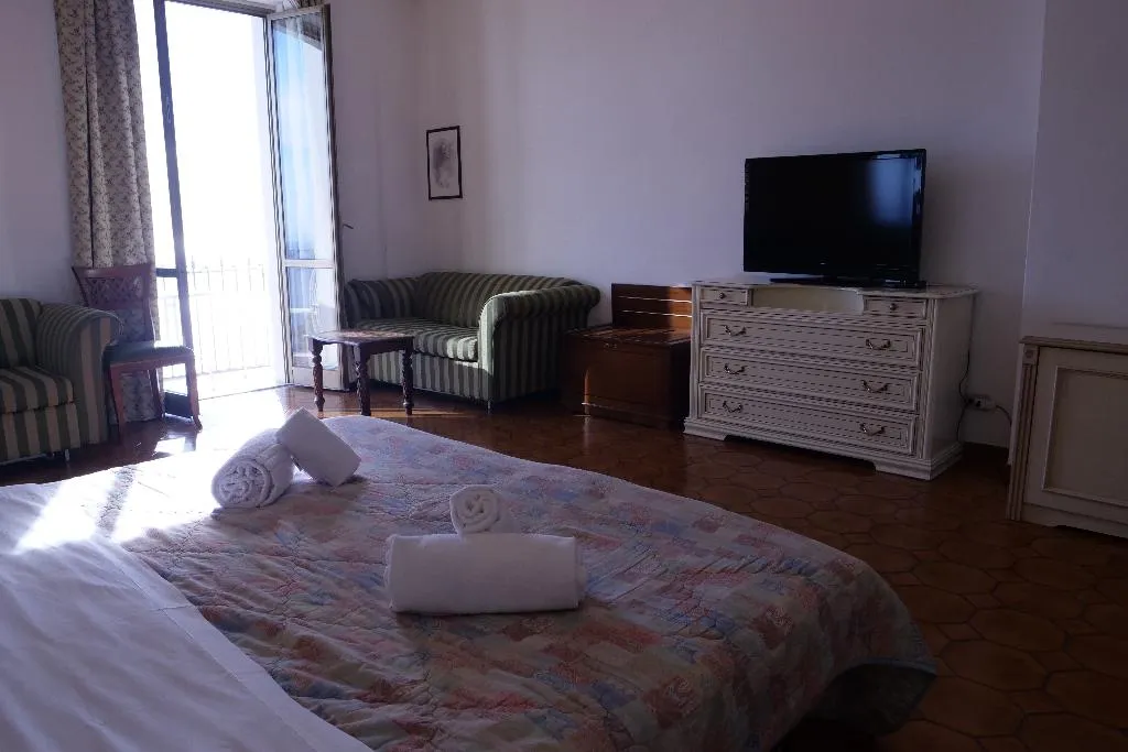 SUITE WITH BALCONY Room, Hotel Elios, Taormina