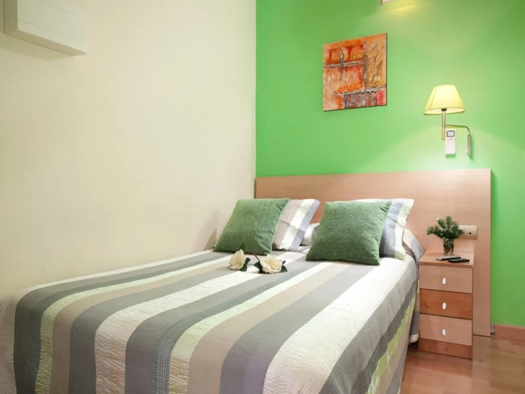 General view, Hostal Felipe II, Barcelona