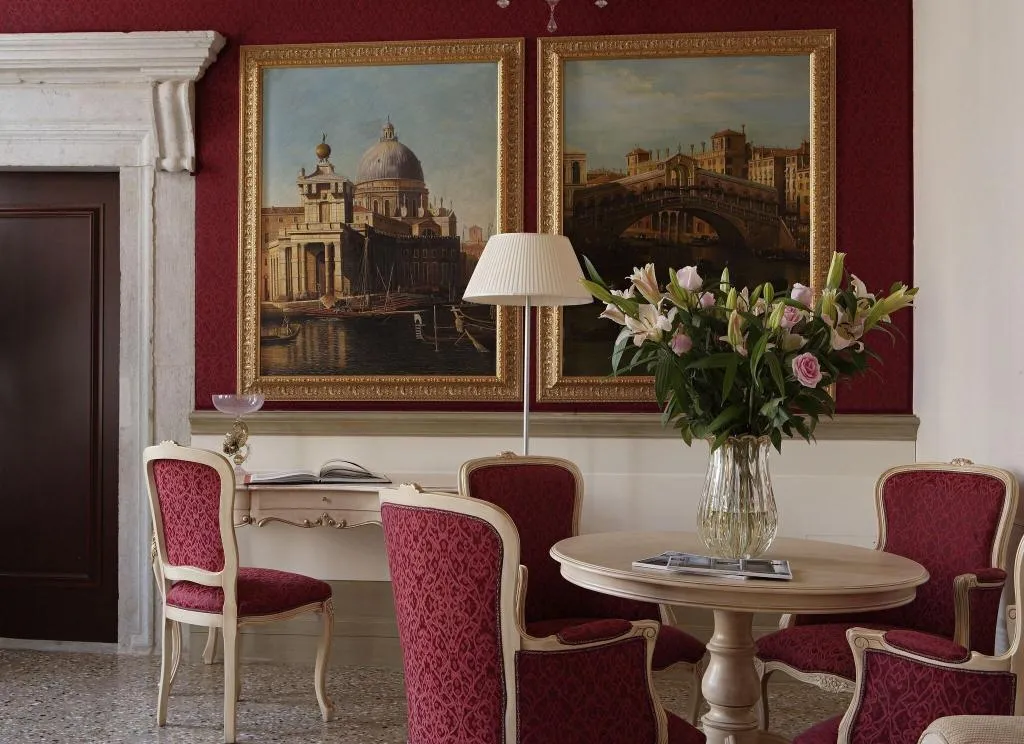 SUITE CANAL VIEW Room, Ruzzini Palace, Venice