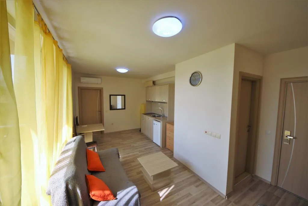 APARTMENT WITH BALCONY Room, Menada Tarsis Apartments, Bourgas